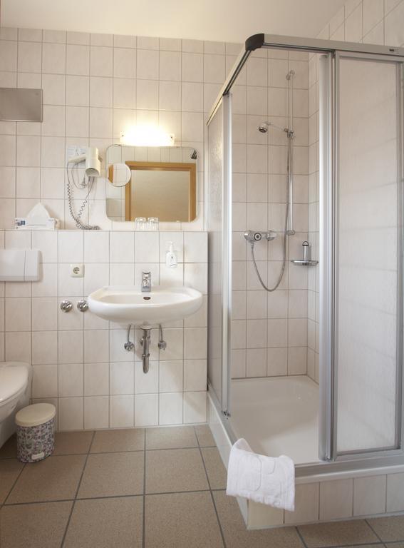 Hotel Company Cölbe Kültér fotó