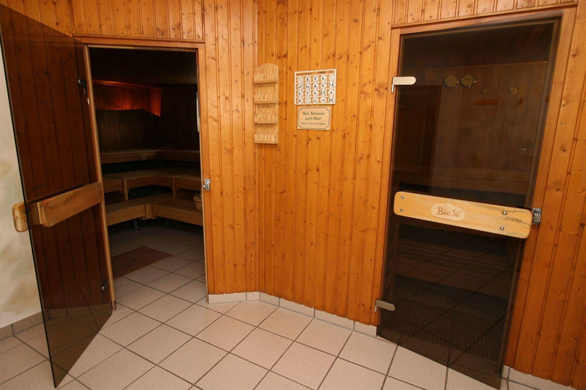 Hotel Company Cölbe Kültér fotó