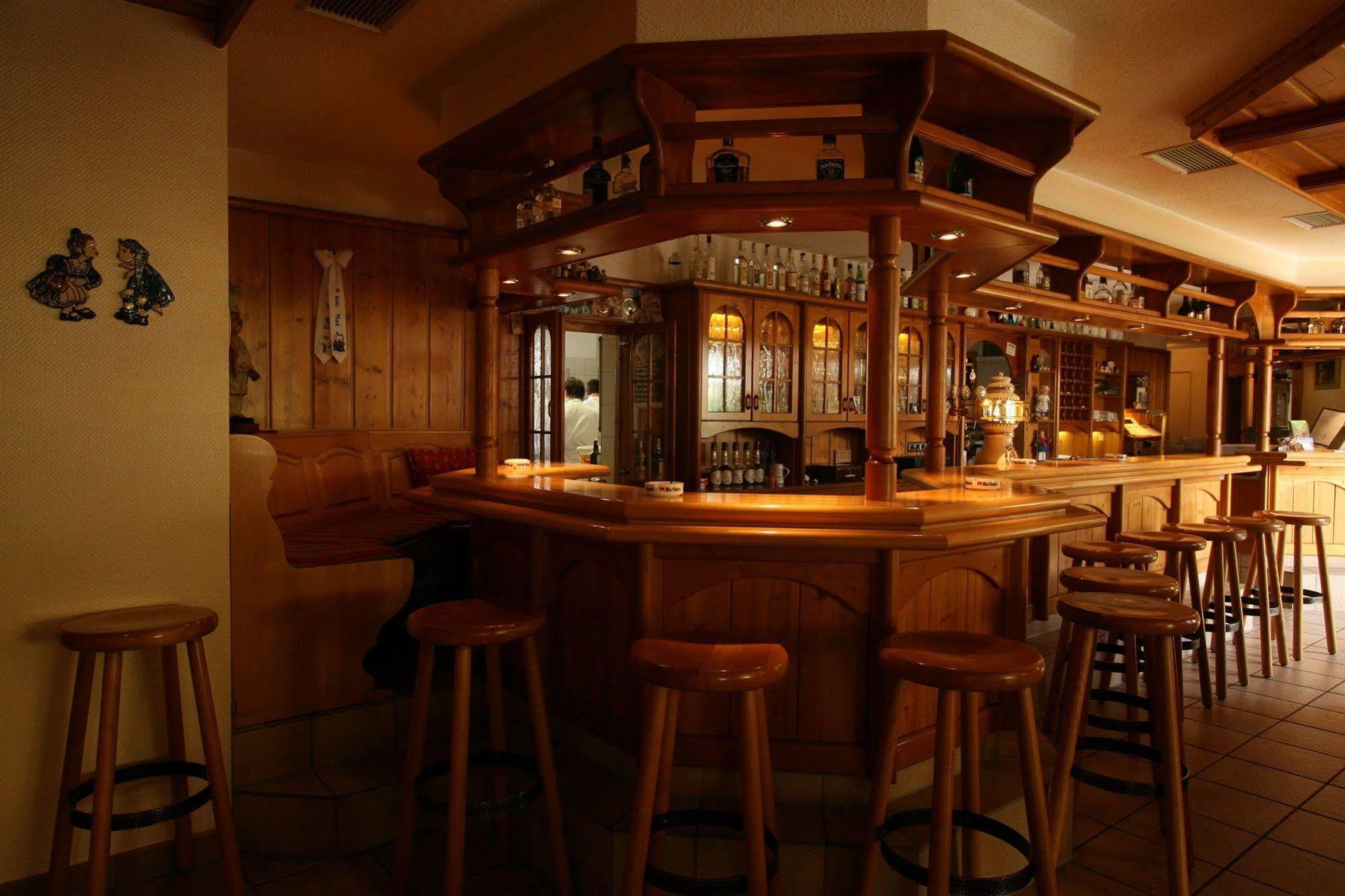 Hotel Company Cölbe Kültér fotó