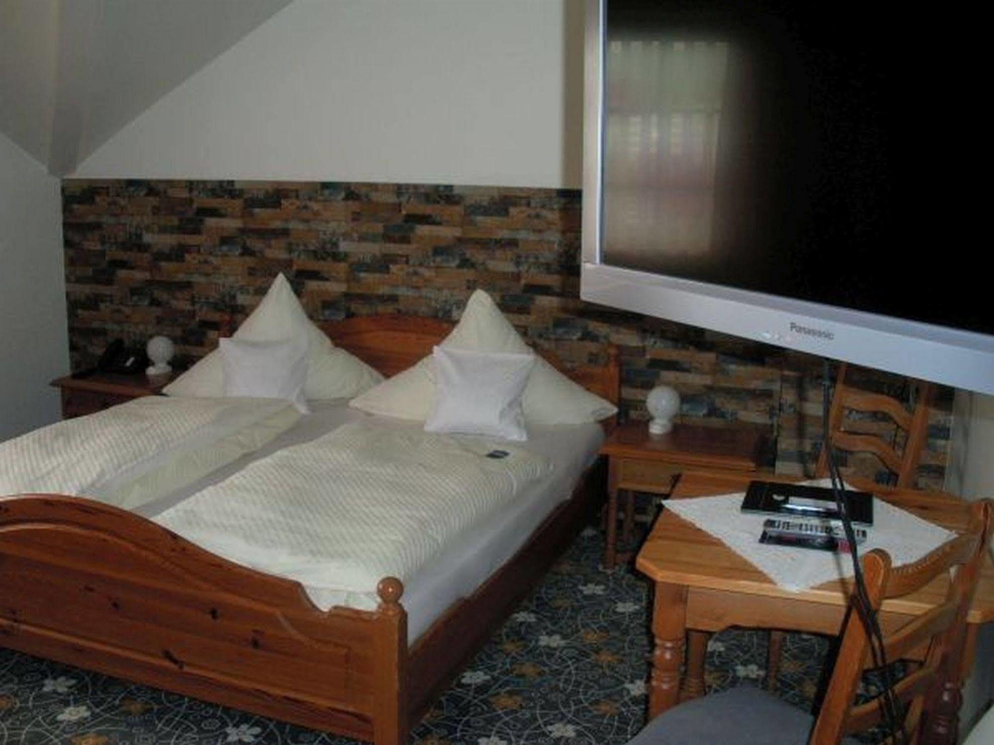 Hotel Company Cölbe Kültér fotó