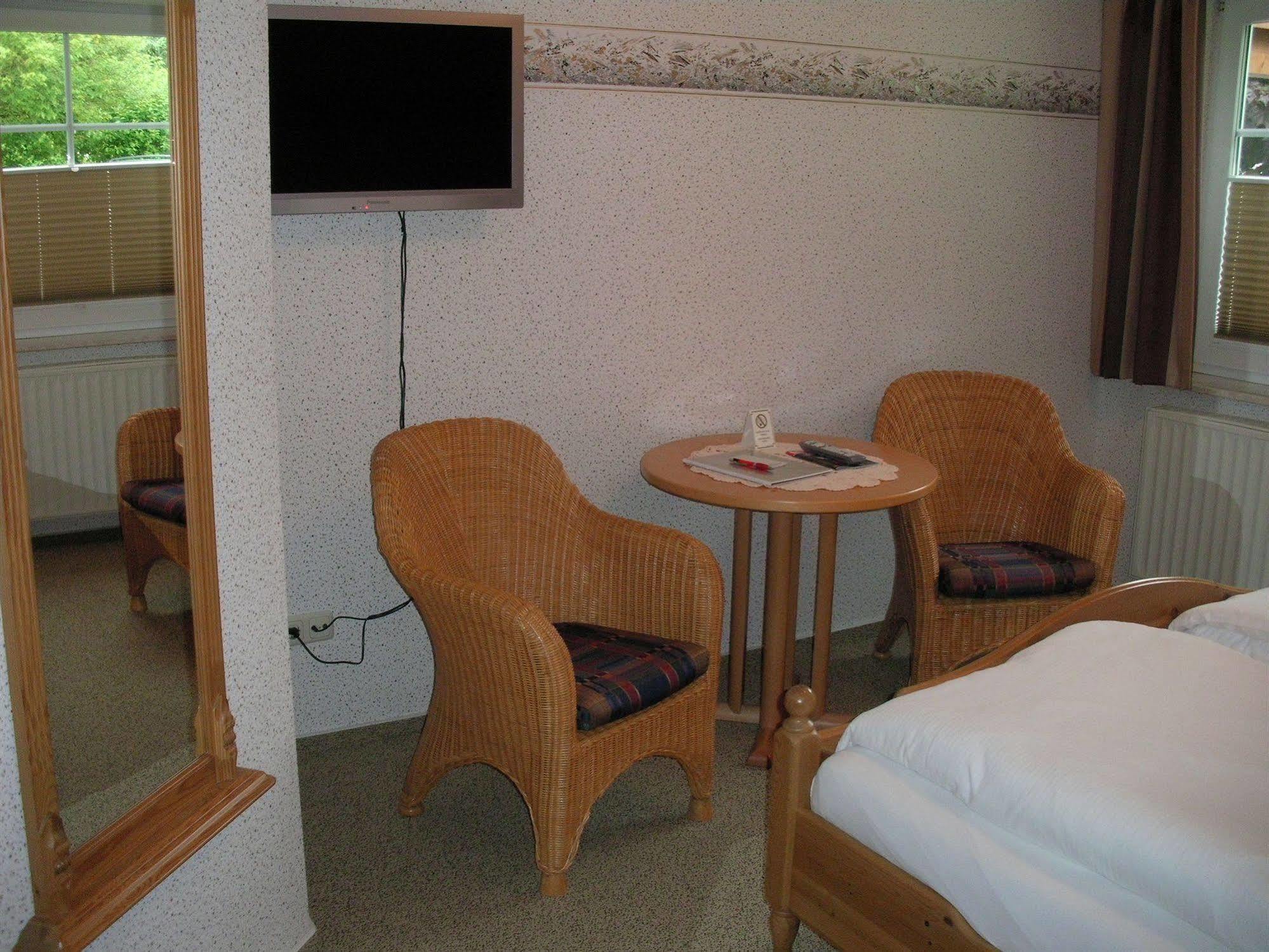 Hotel Company Cölbe Kültér fotó