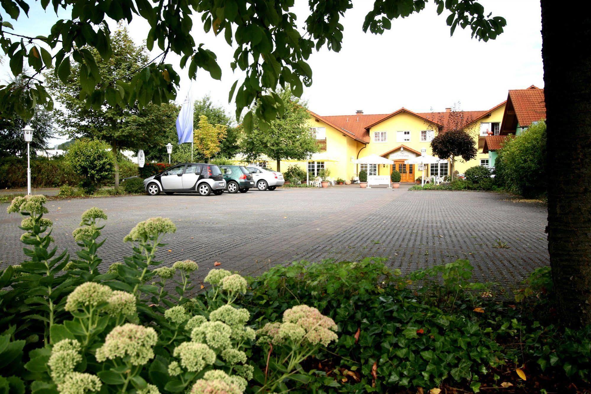 Hotel Company Cölbe Kültér fotó
