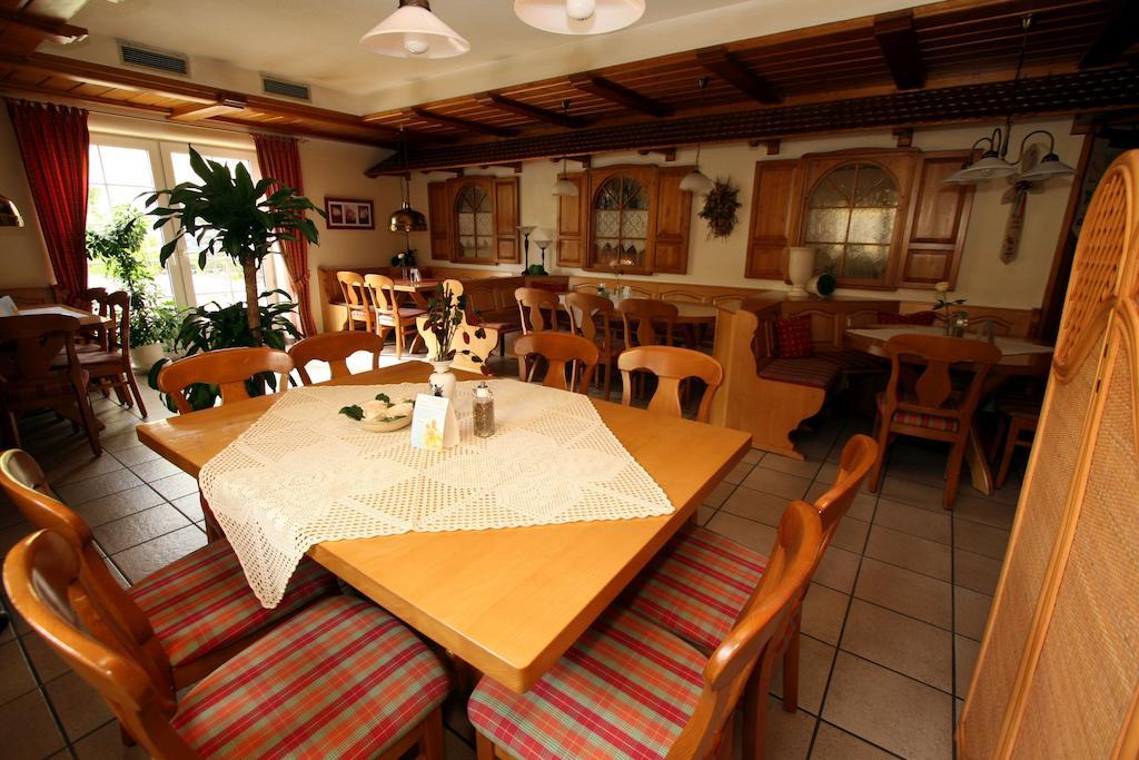 Hotel Company Cölbe Kültér fotó